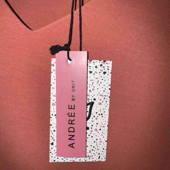 NWT Andree By Unit 3/4 Sleeve Scalloped Top M Coral Salmon Colored Blouse - Picture 3 of 8